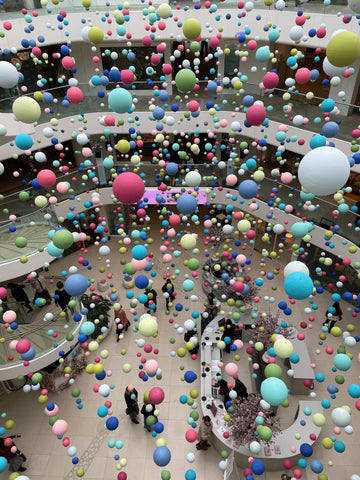 Balls in the air design centre ball decoration